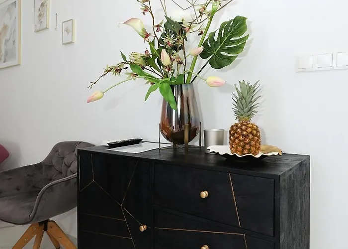 Tin Lägenhetshotell 4*