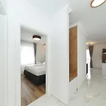 Lägenhetshotell Tin 4*