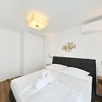 Lägenhetshotell Tin 4*