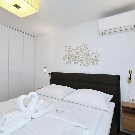 Tin Aparthotel Tribanj-Kruscica