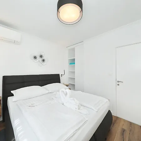 Tin Apartmanhotel