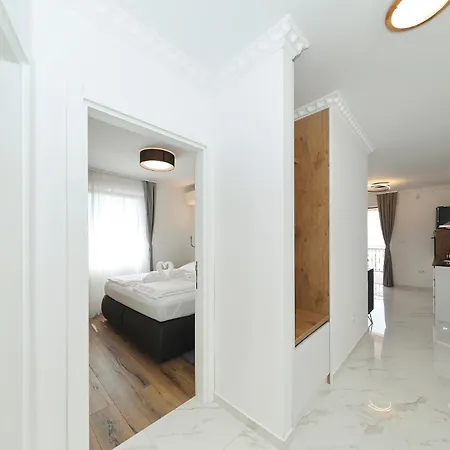 Apartmanhotel Tin 4*