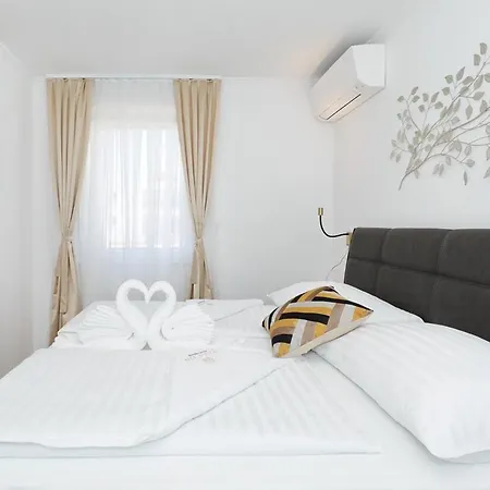 Tin Aparthotel Tribanj-Kruscica