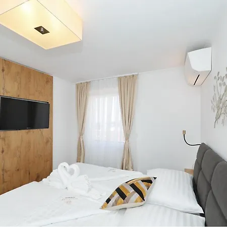 Tin Apartmanhotel Tribanj-Krušćica